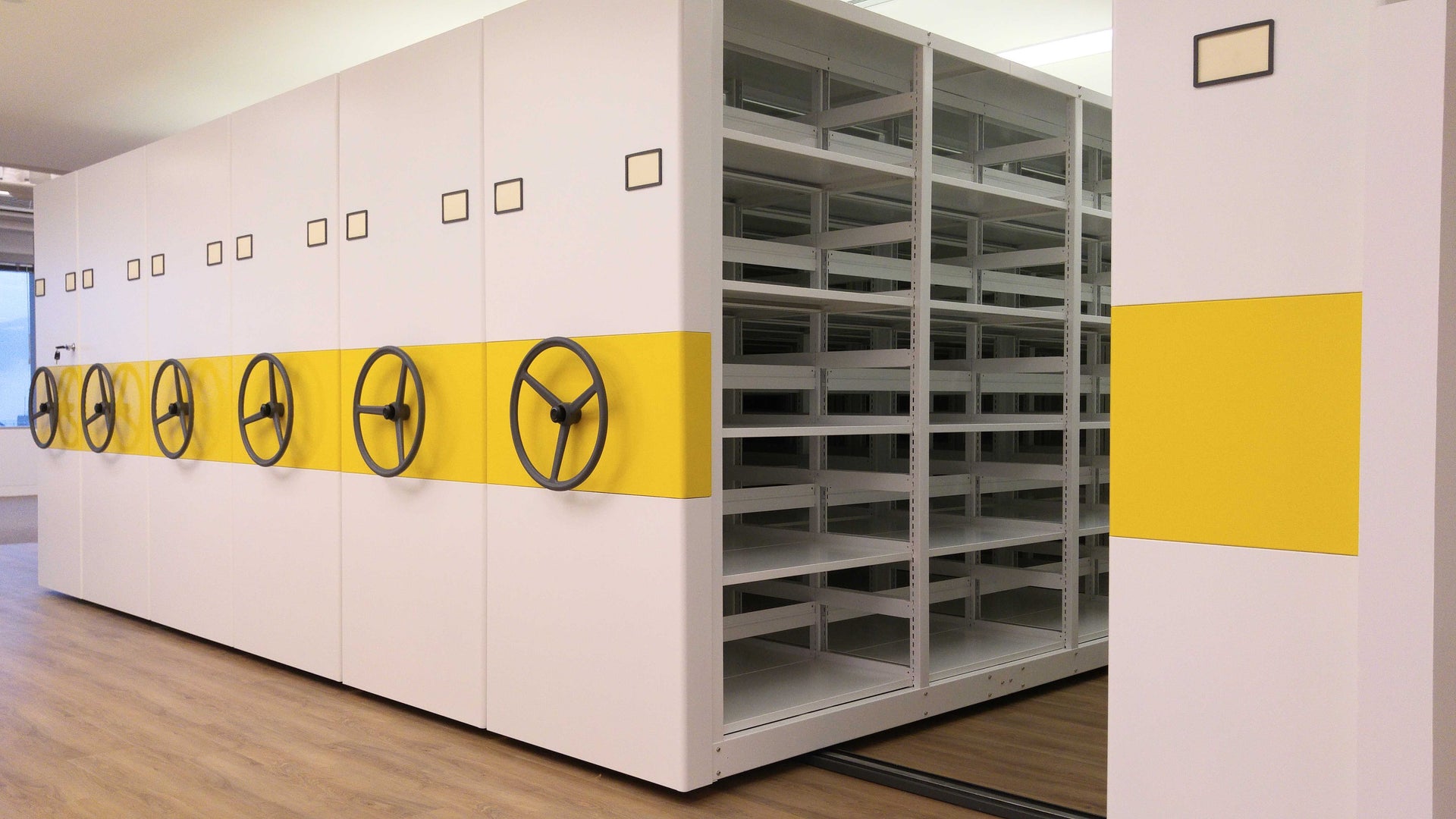 Compactus Mobile Shelving | 活動推櫃及高密度儲物系統 | Brilliant Space