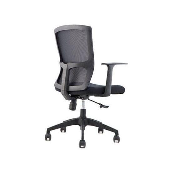 Modern office chair with ergonomic design, padded seat, and adjustable features in sleek material. 現代辦公椅，人體工學設計，帶有軟墊座椅和可調節功能，時尚優質材質。